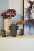 Load image into Gallery viewer, Sandy - Vase mørk grå keramik
