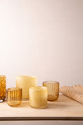 Last inn bildet i gallerivisningen, Telysholder gul glass