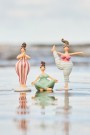 Damene i yoga positur thumbnail