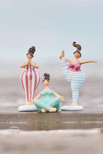 Damer i yoga positur pr. stk.