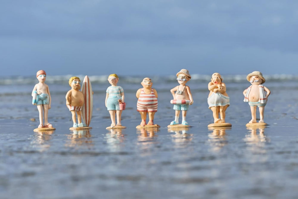 Menn i badetøy 7 forskjellige strandkonger