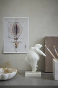 Load image into Gallery viewer, Serafina Dekrasjon Figur White 16,2 x 12,3 x 23  cm
